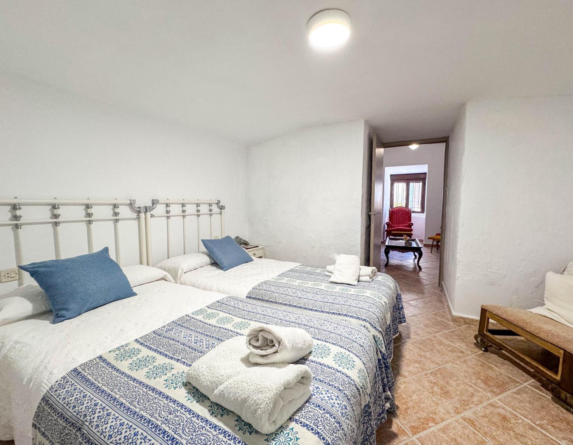 Casa cueva rural con diez dormitorios ideal grandes grupos Freila Exterior foto